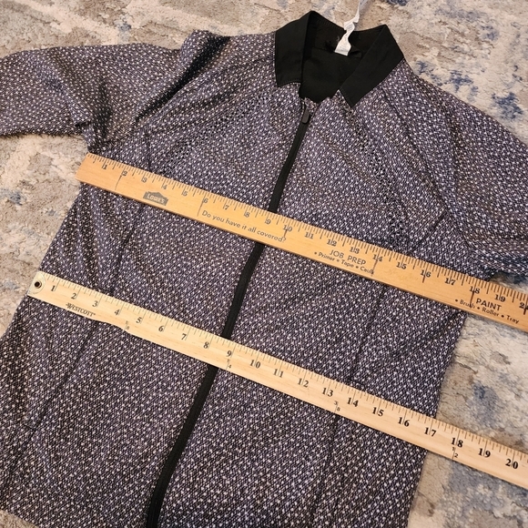 Lululemon Hit It Jacket In Frozen Fizz White Black / Black Size 6 Like New - Picture 16 of 17